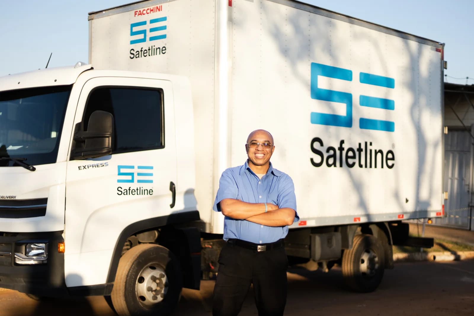 Colaboradores Safetline com EPI completo