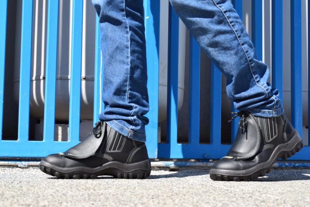 biqueira-de-seguranca-composite-ou-aco-capa