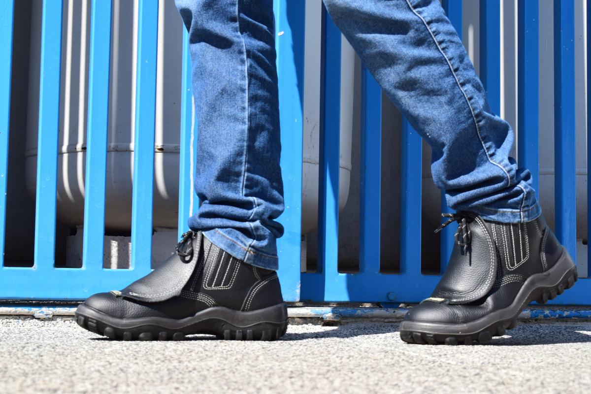 biqueira de segurança composite ou aço (capa)